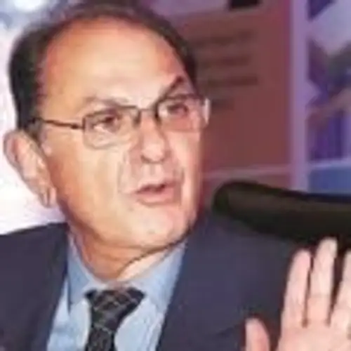 Century Textiles buys Nusli Wadia's land parcel worth Rs 1,100 cr in Worli