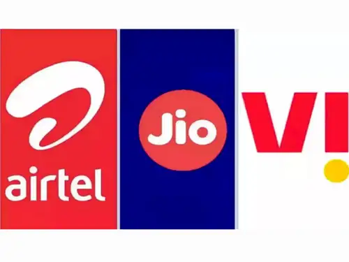 In India’s second 5G airwaves sale that concluded June 26, Bharti Airtel was the biggest spectrum buyer, lapping up 97 MHz of 5G airwaves worth Rs 6,856.76 crore. Vi was the second-biggest buyer, acquiring 30 MHz of 5G spectrum for Rs 3,510.40 crore. Telecom market leader Reliance Jio bought a modest chunk of 5G airwaves worth Rs 973.62 crore, its lowest-ever in an auction.