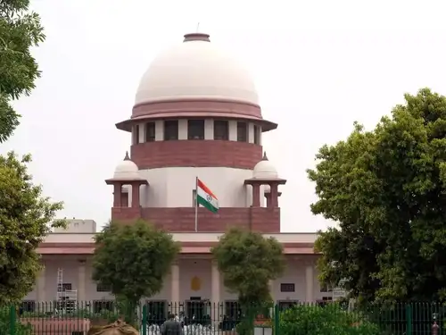 The Supreme Court of India has dismissed an appeal by the Ministry of Petroleum and Natural Gas regarding a case involving the development of Ravva oil and gas fields in Rajasthan. This decision clears the way for the foreign arbitral tribunal to award costs to Vedanta Ltd's predecessor, Cairn India. The dispute, dating back to the early 2000s, centered on cost recovery related to exploration activities under a production sharing contract. The tribunal had previously ruled in favor of Cairn (now Vedanta), prompting legal challenges from the government, which have now been unsuccessful in both Indian and Malaysian courts.