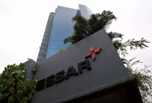 Essar Oil and Gas Exploration and Production announced a ₹3,000 crore investment to enhance gas production at its Raniganj CBM block in West Bengal. The company aimed to boost its contribution to India's gas output from 1% to 5% in five years, exploring untapped portions of its 500 sq km acreage.