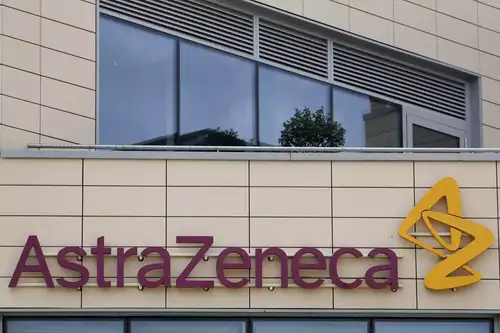 On Wednesday, U.S. District Judge Matthew Kennelly invalidated Pfizer’s patents related to the cancer drug Nerlynx, overturning a jury's $107.5 million award against AstraZeneca. Pfizer had claimed AstraZeneca's Tagrisso infringed these patents. Judge Kennelly's ruling found the patents lacked sufficient written descriptions and were not reproducible by a skilled scientist. This decision dismisses the damages awarded in May and affects Pfizer’s ongoing patent infringement claims. The case, Wyeth LLC v. AstraZeneca Pharmaceuticals LP, was heard in the District of Delaware.