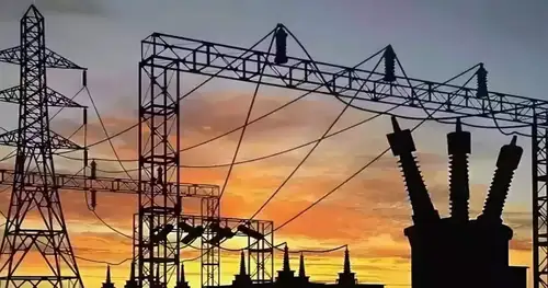 Tata Power-DDL and Nissin Electric will launch a demonstration project to supply electricity from India's first micro substation with power voltage transformer. The project aims to provide stable and cost-effective power to remote areas without a power grid, using a 100-kVA installation that converts high-voltage power to low-voltage residential supply.