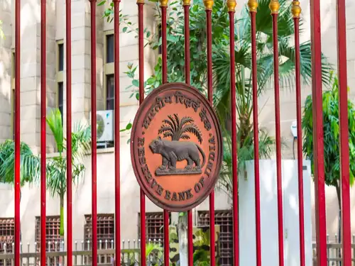 The Reserve Bank of India announced that there will be no transactions in government securities, foreign exchange, money markets, and rupee interest rate derivatives on September 18 due to a public holiday in Maharashtra for Eid-e-Milad. The previously declared holiday on September 16 has been canceled.