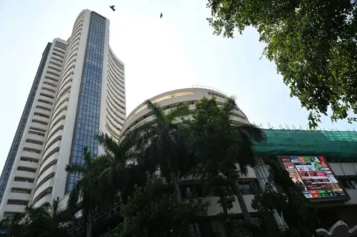 Indian headline indices ended lower on Wednesday, led by declines in IT heavyweights Infosys and TCS. Nifty closed at 25,377.55, down 41 points, while Sensex settled at 82,948.23, down 131.43 points. Banking and financial services sectors were the only gainers among Nifty sectoral indices.