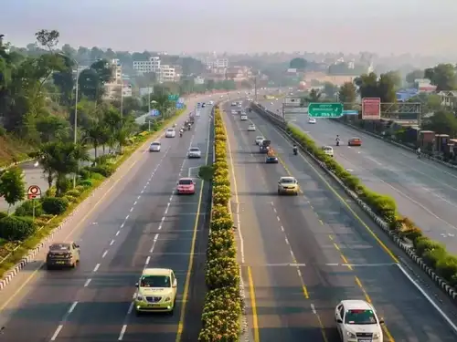 Highways Infrastructure Trust has emerged as the highest bidder for monetising the 251.5 km toll operate transfer Bundle 16 under the National Highways Authority of India. The trust offered 6,661 crore for the project, which includes the Hyderabad-Nagpur corridor. The NHAI is expected to issue the letter of award soon.