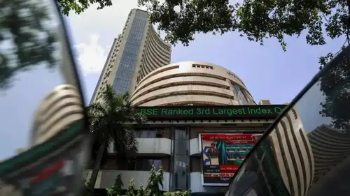 The US Federal Reserve's unexpected 50 basis points rate cut has led to a mixed reaction in the stock market. While Indian bluechip stocks rallied, smallcaps and midcaps saw losses. Analysts predict potential rate cuts in India, benefiting rate-sensitive sectors like banks and financials.