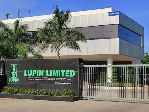 Drug maker Lupin has signed a distribution agreement with Ireland-based Scope Ophthalmics to market the Optase range of eye care products in Mexico, aimed at treating conditions like dry eyes, blepharitis, and meibomian gland dysfunction. This deal enhances Lupin’s ophthalmology portfolio while expanding Scope’s presence in Latin America, emphasizing their commitment to improving vision care.