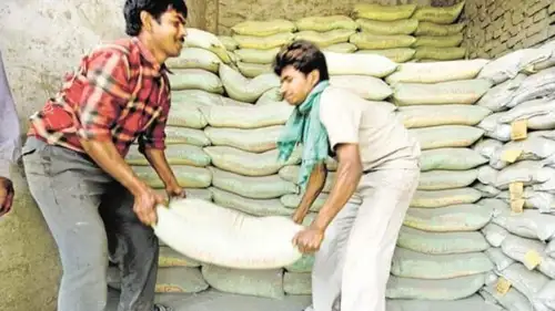 The gap between trade and non-trade prices increased to more than  ₹50 a bag in August from the normal  ₹30-40 a bag, according to a Bank of Baroda Capital Markets Ltd report, indicating weak demand from the infrastructure segment.